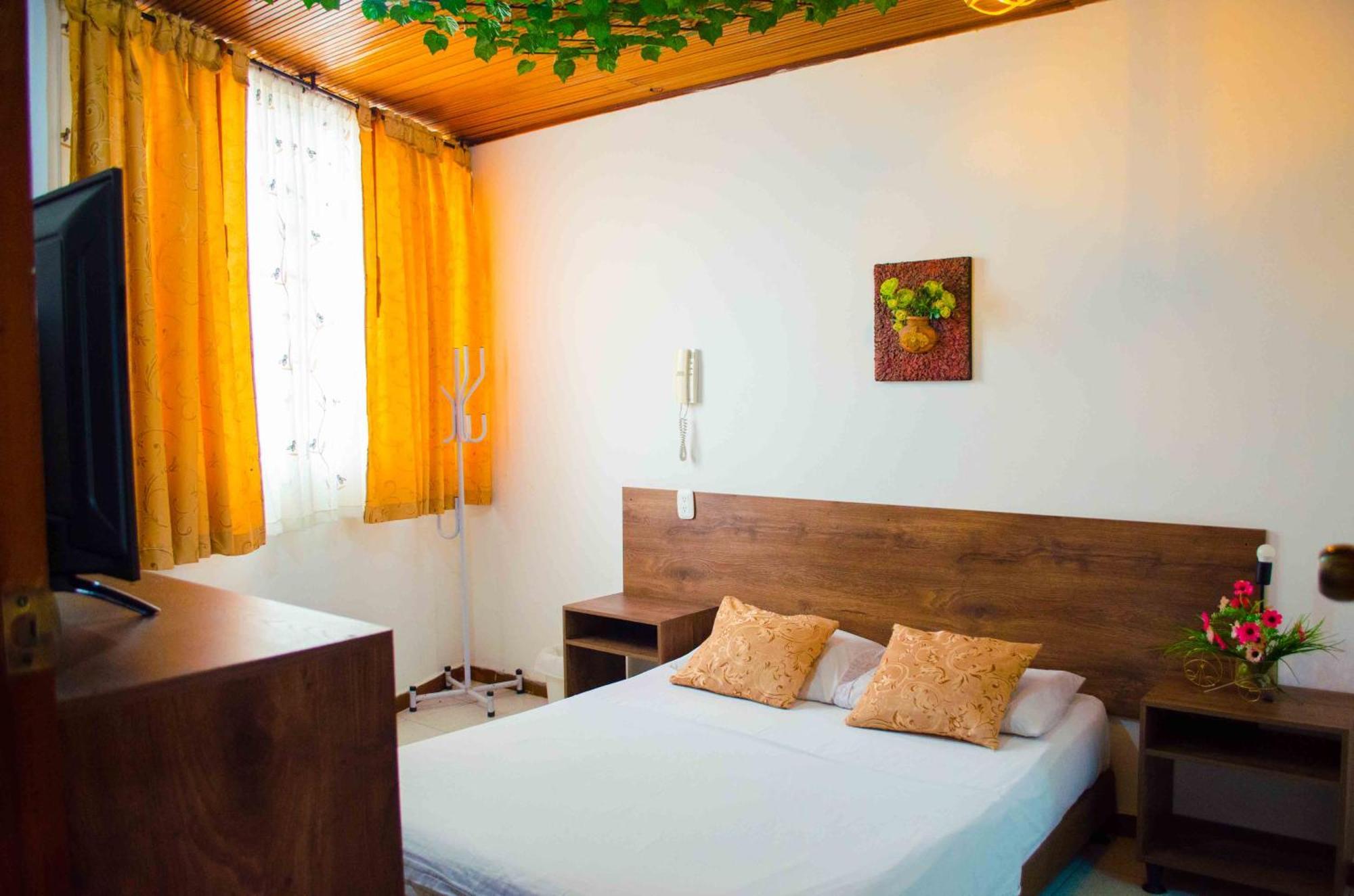 Hotel Elimar Girardot Eksteriør billede