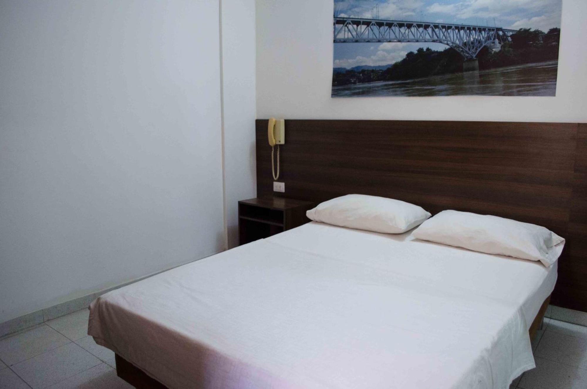 Hotel Elimar Girardot Eksteriør billede